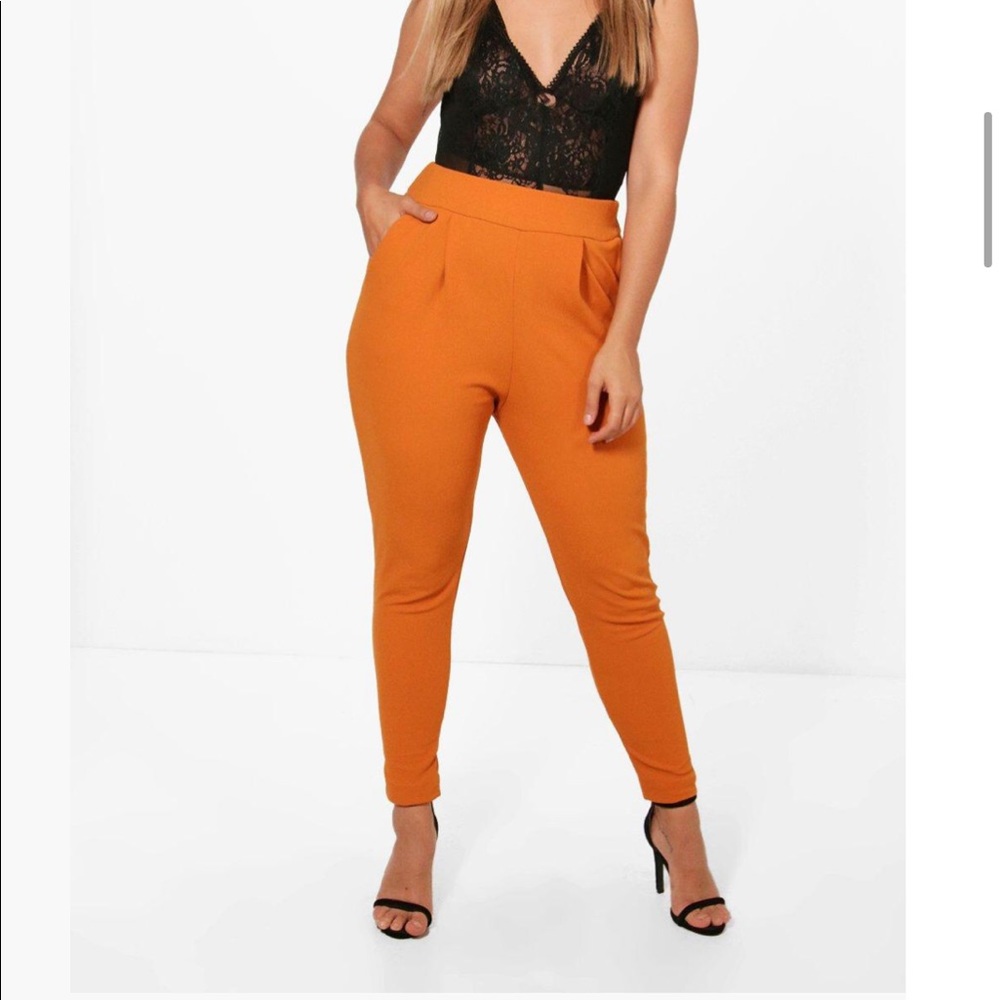 Boohoo Amber front pleat pants size 20